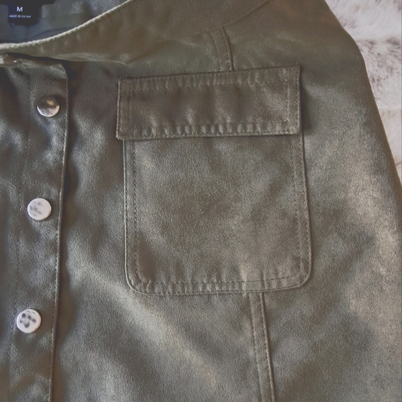 I love Ronson olive green mini skirt. Size M. - Picture 9 of 9